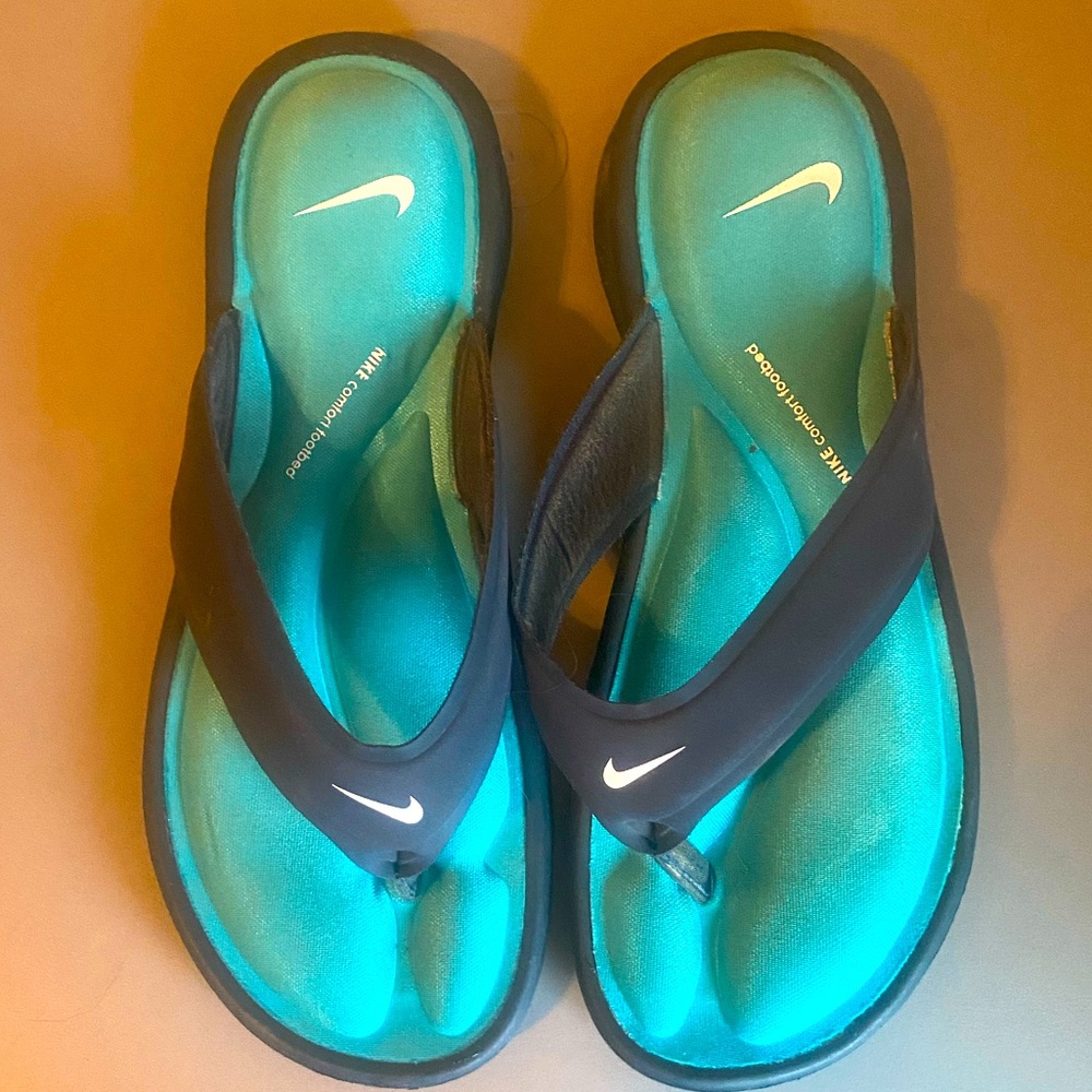 Nike flip flops
